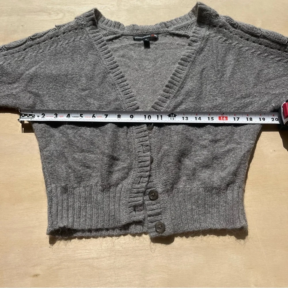 Banana Republic Mad Men Grey Crewneck Cardigan Button Up 3/4 Sleeve Casual Comfy